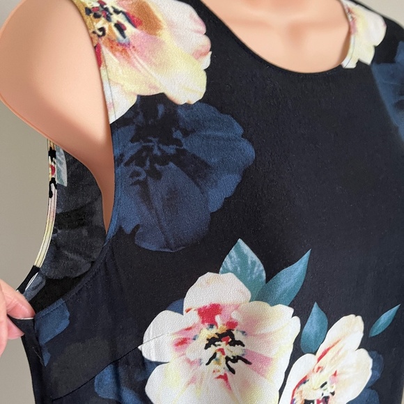 Lord & Taylor top - Picture 4 of 7